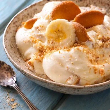 Delicious banana pudding made with layers of bananas, vanilla wafers, and creamy pudding.