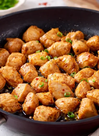Delicious garlic chicken served with simple seasonings and quick prep for easy weeknight dinners.