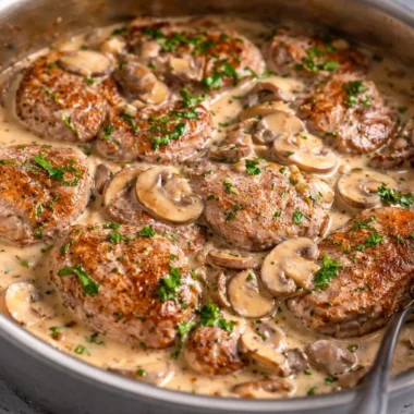 Schweinelendchen Recipe with German Pork Tenderloin in creamy mushroom sauce