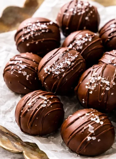 Delicious no-bake brownie protein balls made with almond flour and cocoa.