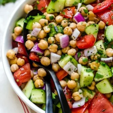 Crispy Chickpea Salad with Cucumbers and Tomatoes 25 Crispy Chickpea Salad with cucumbers and tomatoes in a bowl